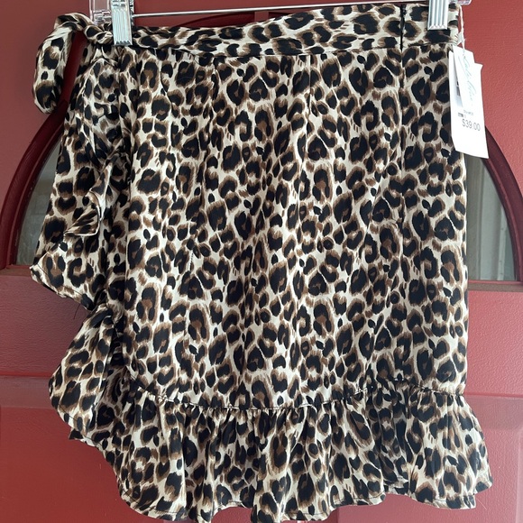 NWT Beautiful CALI BLUE lined animal print mini skirt with ruffles - Picture 7 of 8